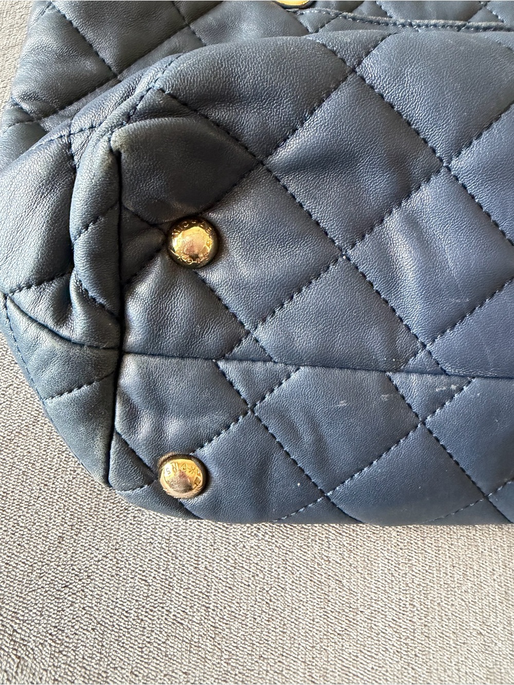 Michael Kors Blue Navy Quilted Tote with Gold Chain Handles - Picture 4 of 10